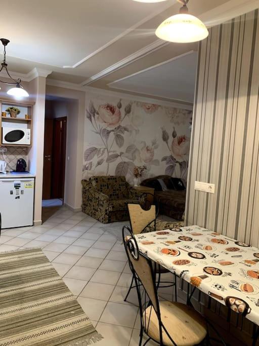 Laura Apartman Hajdúszoboszló Buitenkant foto